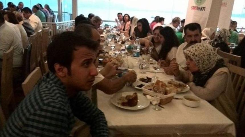 Antalya Siirtliler Vakfından İftar Programı