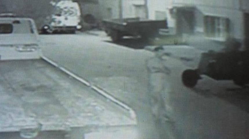 Simit Hırsızları G&uuml;venlik Kamerasında