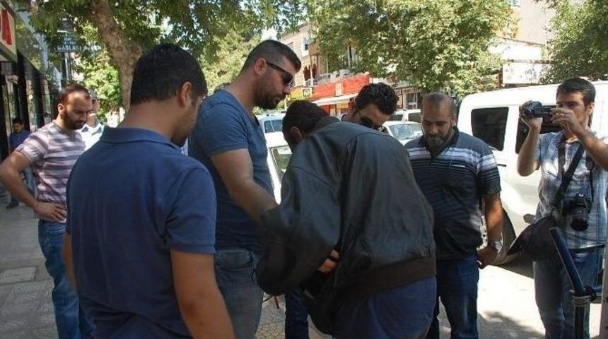 Adıyaman&rsquo;da Canlı Bomba Alarmı