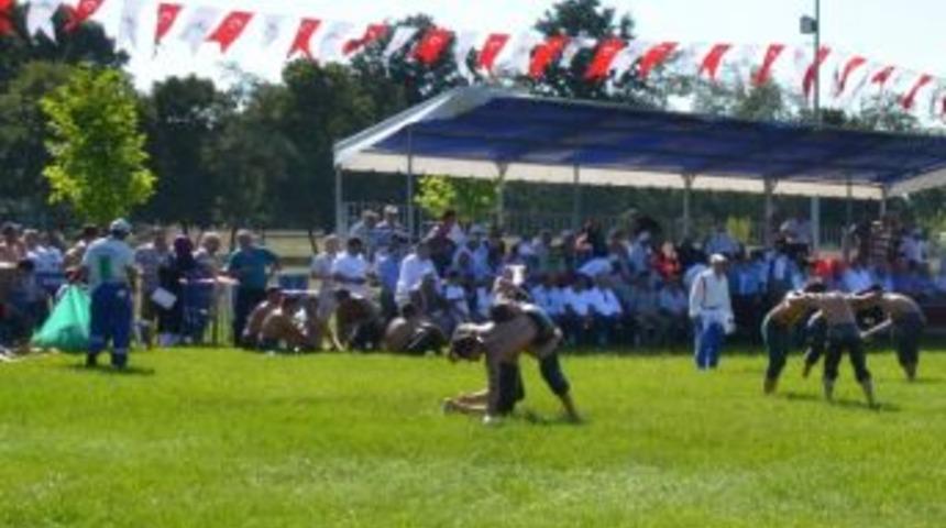 Hergeleci İbrahim Er Meydanı’nı Bakıma Alındı