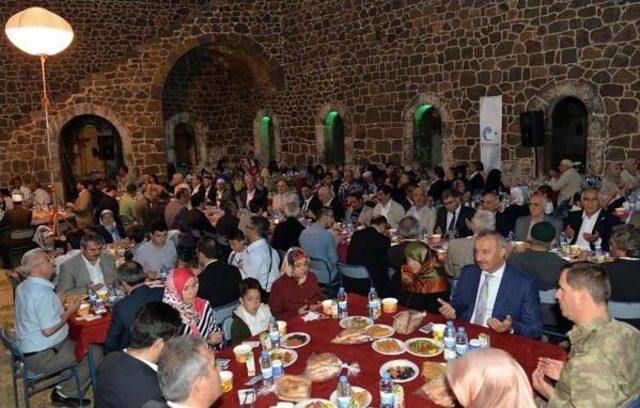 Aziziye Tabyası'nda Şehit Yakınları Ve Gazilerle Iftar