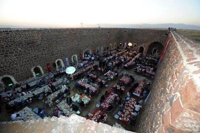 Aziziye Tabyası'nda Şehit Yakınları Ve Gazilerle Iftar