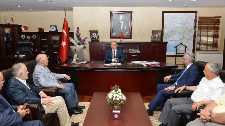 Vali B&uuml;y&uuml;k: "kızılay&rsquo;ın G&ouml;n&uuml;ll&uuml; Neferleriyiz"