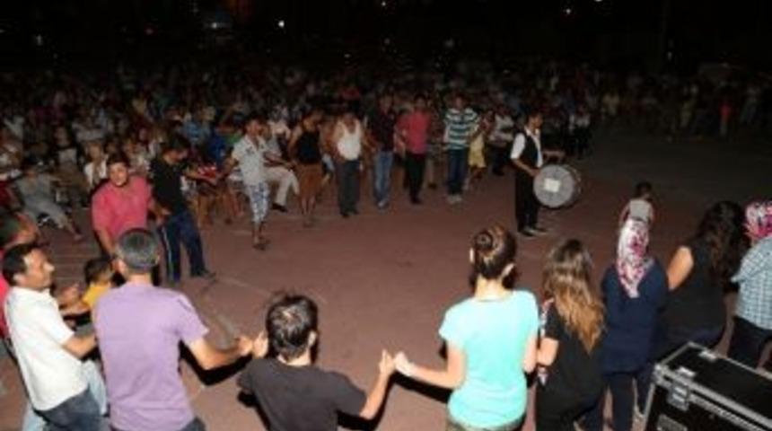 Finikeliler Sıra Gecesi&rsquo;nde Coştu