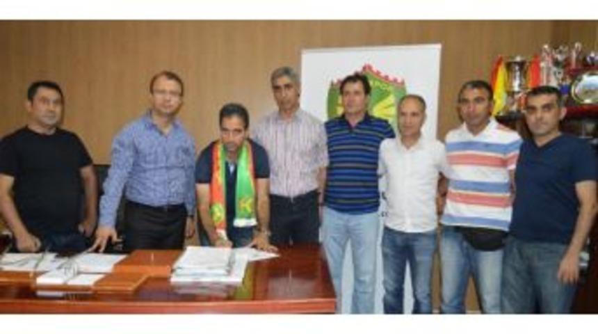 Diyarbakır B&uuml;y&uuml;kşehir Belediyespor K&uuml;&ccedil;&uuml;kbayrak'a Emanet