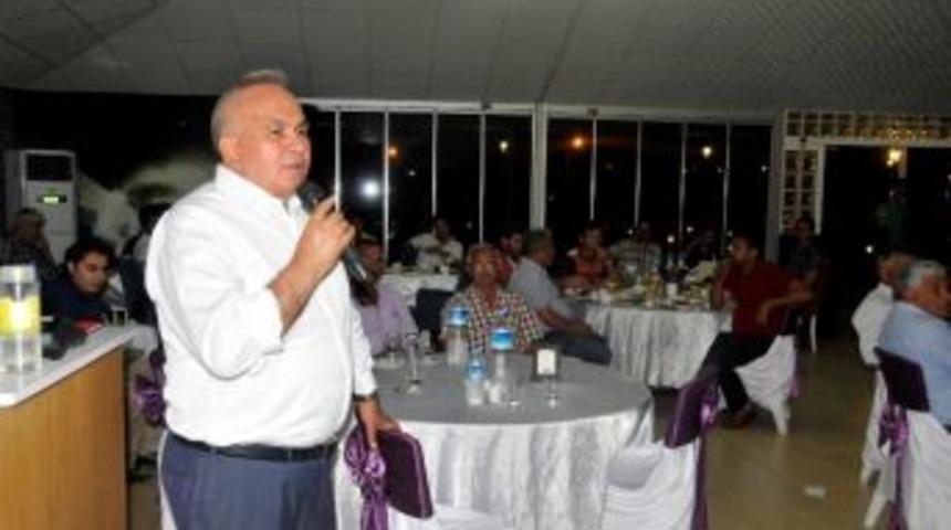 Erdemli Belediyesi&rsquo;nden Muhtarlara İftar Yemeği