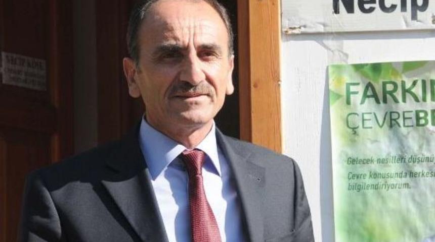 Belediye, Mahalle Muhtarını 'temizlik Iş&ccedil;isi' Yapmak Istedi