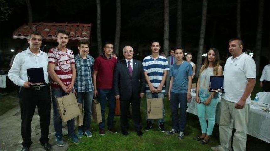 Raylı Sistemler K&uuml;melenmesinde Başarılı Olan &Ouml;ğrenciler İftar Yemeğinde Bir Araya Geldi