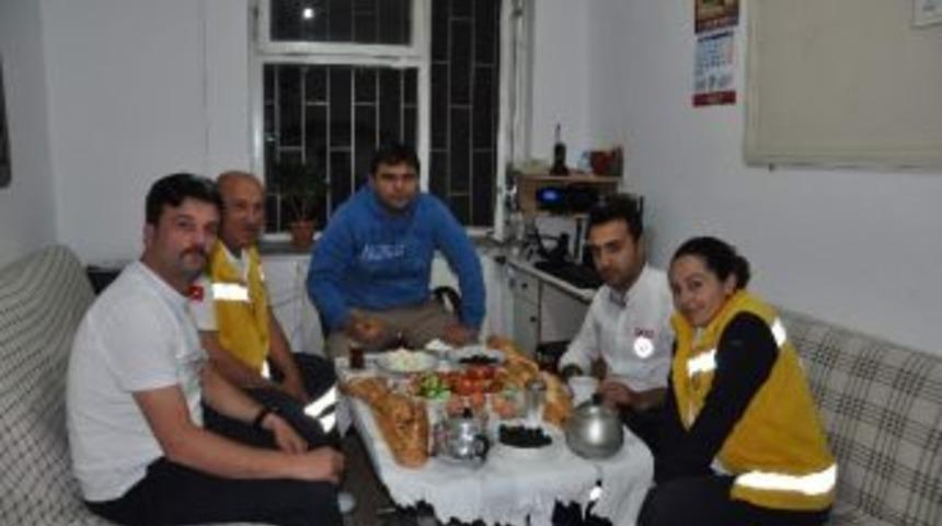 Kaymakam Balcı N&ouml;bet&ccedil;i 112 &Ccedil;alışanlarıyla Sahur Yaptı.
