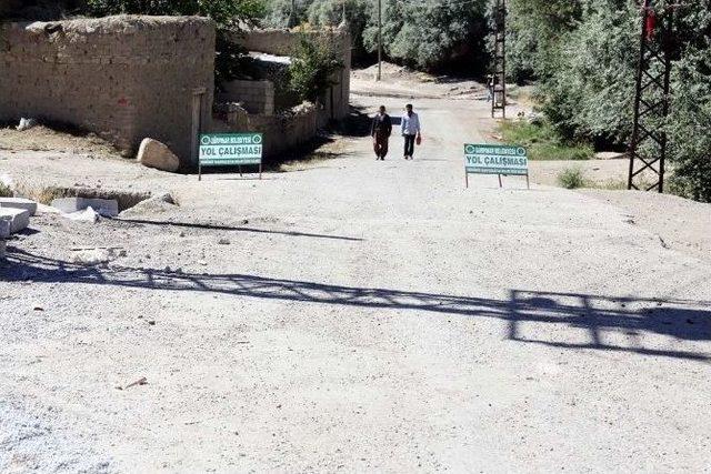 Gürpınar Belediyesi’nden Yol Yapım Çalışması