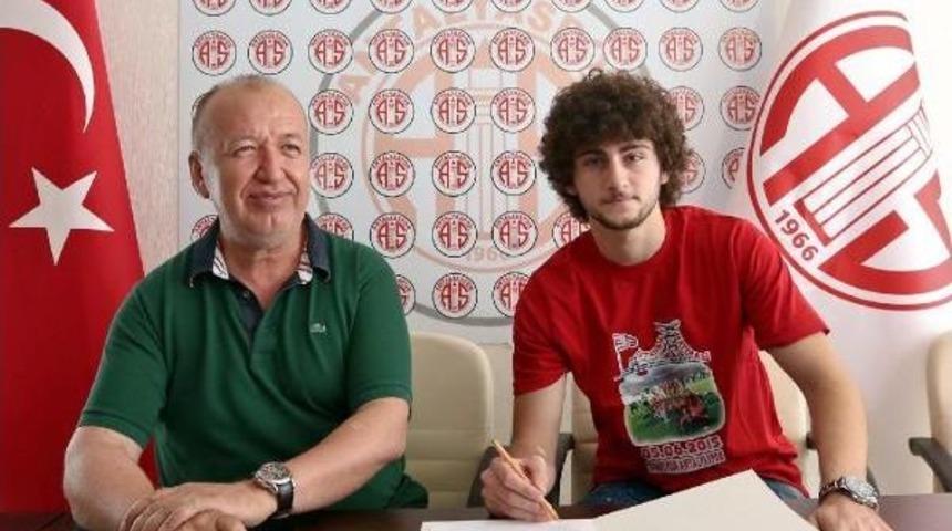 Antalyaspor'a Oğuz'dan Imza