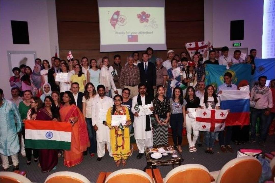 9. Uluslararası Yaz Okulu Atat&uuml;rk &Uuml;niversitesi&rsquo;ni Renklendirdi