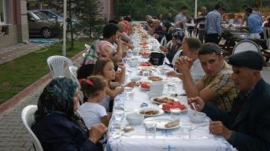 &Ccedil;aycuma M&uuml;ft&uuml;l&uuml;ğ&uuml;&rsquo;nden Şehit Ailelerine Ve Yakınlarına İftar