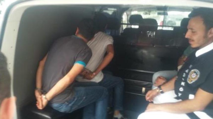 Chp'li Meclis &Uuml;yesini D&ouml;venler Adliyeye Sevkedildi