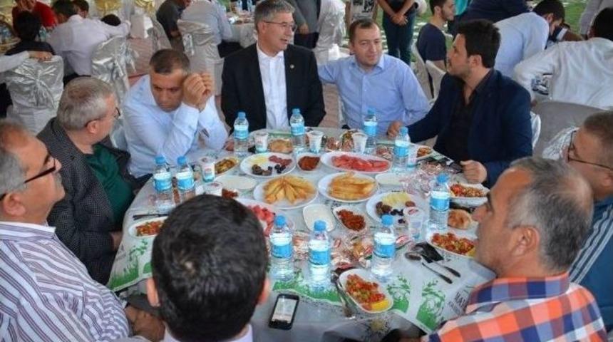 Ak Parti İl Teşkilatı İftar Yemeğinde Buluştu