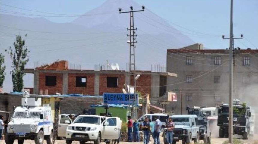 Doğubayazıt'ta İran Plakalı Tır'lara Molotoflu Saldırı