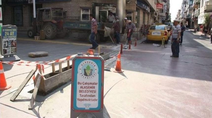 Alaşehir&rsquo;de &Ccedil;alışmalar T&uuml;m Hızıyla S&uuml;r&uuml;yor