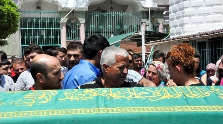 Uşak&rsquo;taki Kazada Hayatını Kaybedenler Toprağa Verildi