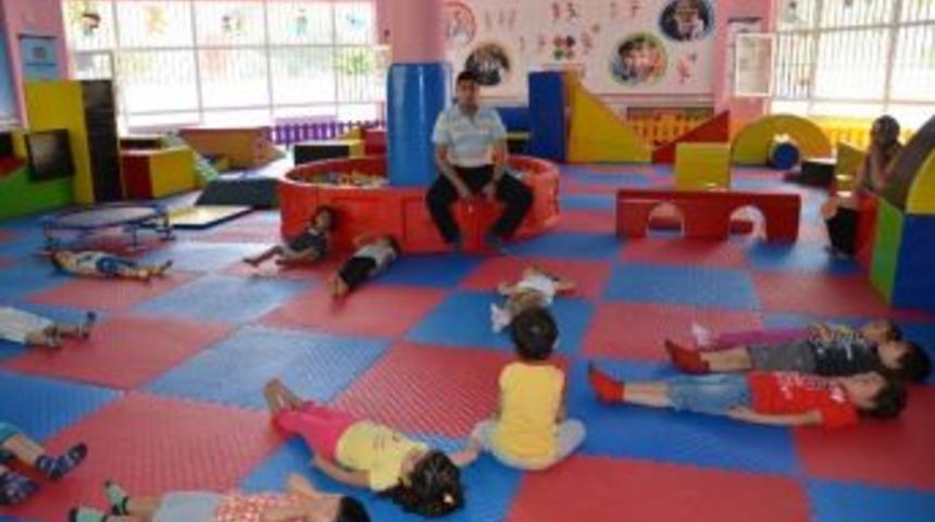 &Ccedil;ocuklar Hem Eğleniyor Hem &Ouml;ğreniyor