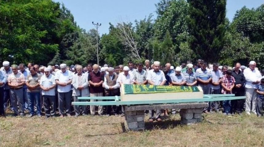 İstanbul&rsquo;da Cinnet Getiren İş Adamı Bafra&rsquo;da Defnedildi