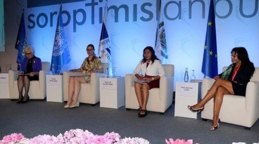 Uluslararası Soroptimist Federasyonu&rsquo;Nun 20. Konvansiyonu'nda Elif Şafak Ve Micheal Kaufman Konuştu