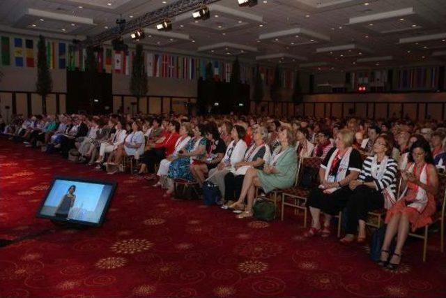 Uluslararası Soroptimist Federasyonu’Nun 20. Konvansiyonu'nda Elif Şafak Ve Micheal Kaufman Konuştu