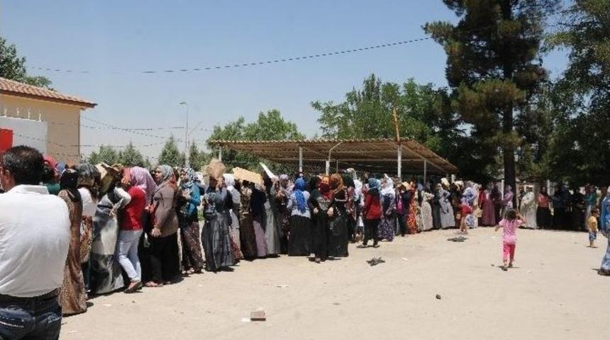 Sydv&rsquo;nin 300 Liralık Yardımı İzdihama Neden Oldu