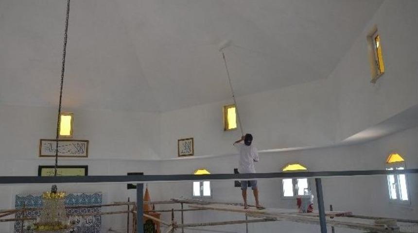 Kuşadası&rsquo;nda Camilerde Bayram Hazırlığı Tamamlandı