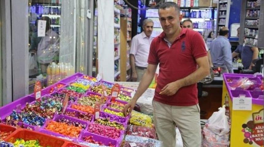 Silopi&rsquo;de Bayram Şekerleri Tezgahlardaki Yerini Aldı