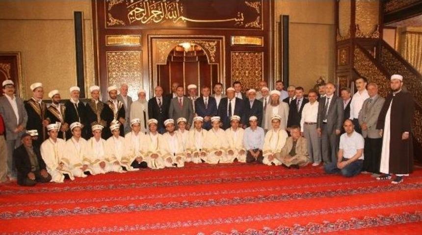 Yozgat Bilal Şahin Kuran Kursu Hafızları İcazetlerini Aldı