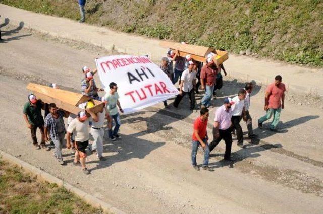 Madencinin 2 Asgari Ücret Eylemi Sürüyor (2)