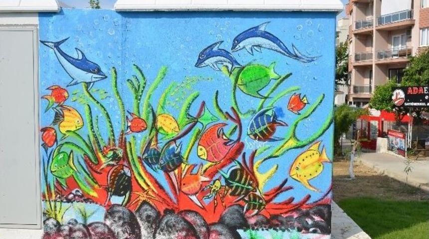 Kuşadası&rsquo;nda Trafolar Renkleniyor