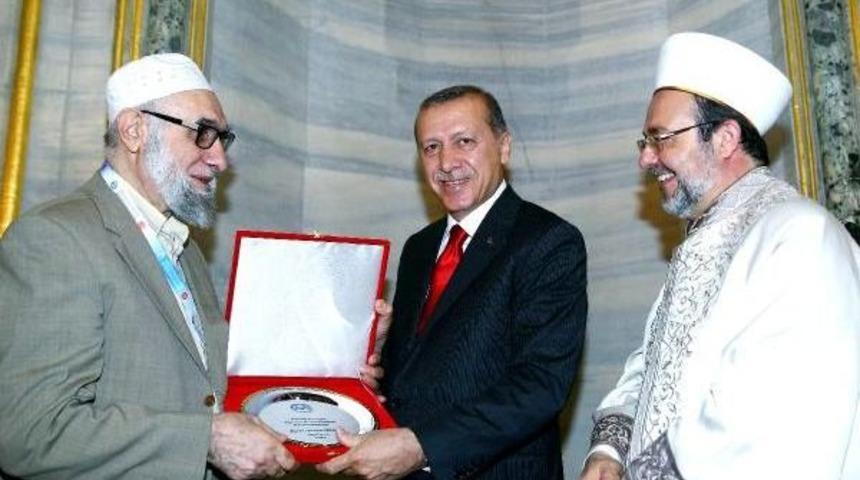 Erdoğan, Kur'an-I Kerim'i G&uuml;zel Okuma Yarışması'nda &Ouml;d&uuml;l Verdi