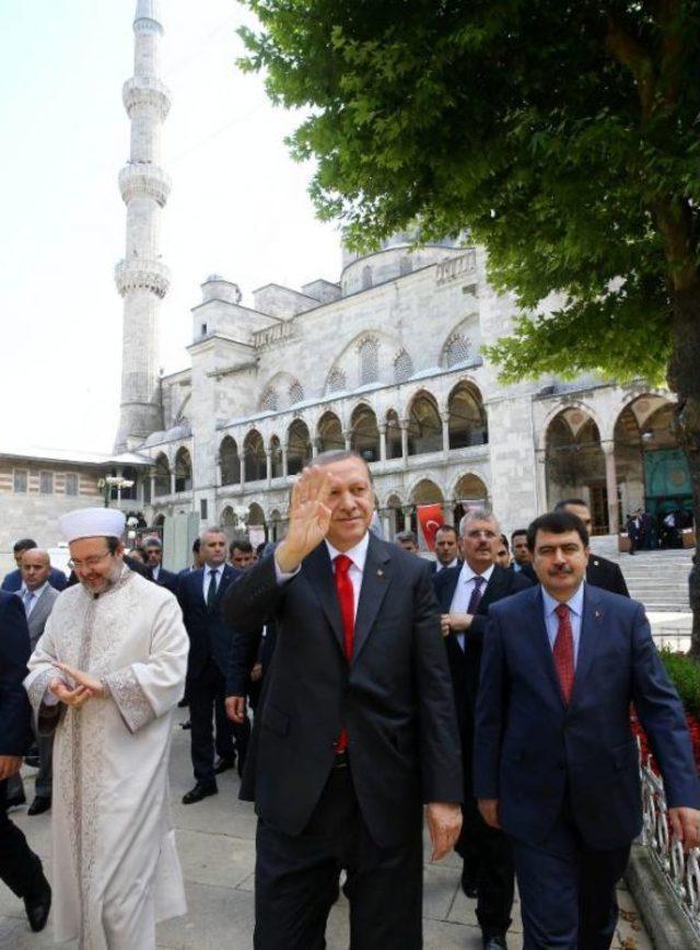 Erdoğan, Kur'an-I Kerim'i Güzel Okuma Yarışması'nda Ödül Verdi