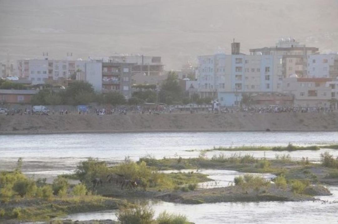 11 Yaşındaki &Ccedil;ocuk Dicle Nehri&rsquo;nde Kayboldu