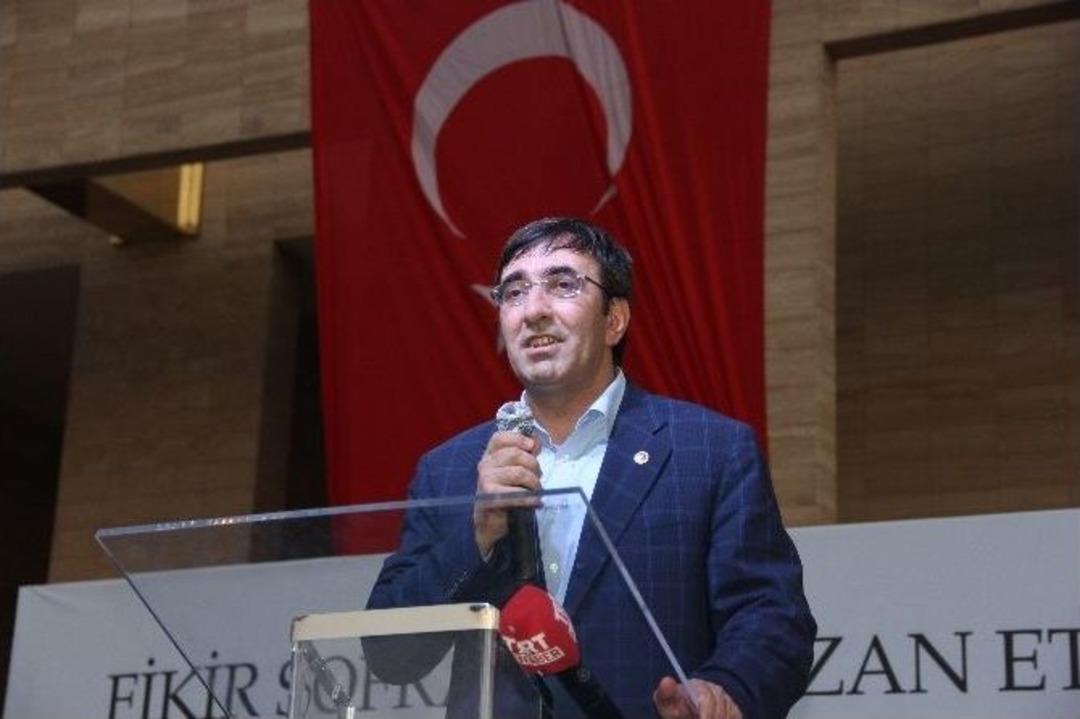 Bakan Yılmaz, D&uuml;nya Suriyelilerin İhtiya&ccedil;larına Pek Duyarlı Değil