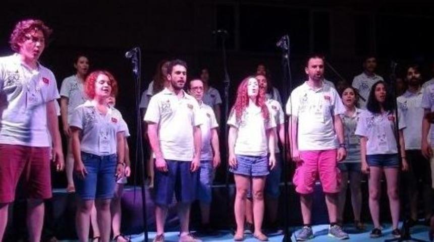 &Ccedil;anakkale&rsquo;de Boğazi&ccedil;i Caz Korosu&rsquo;ndan Muhteşem Konser