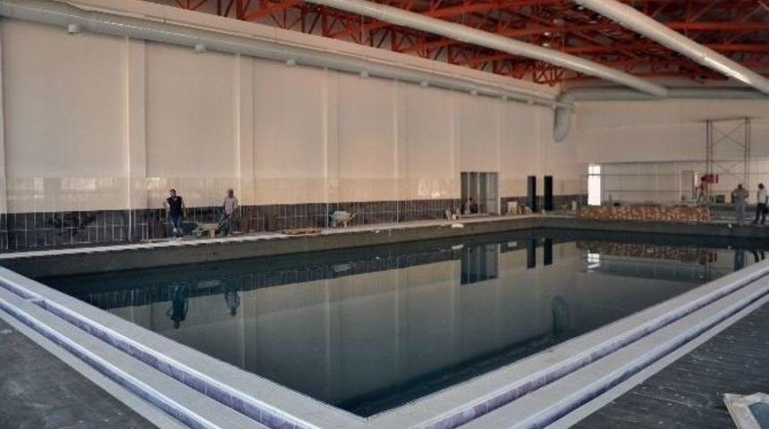 G&uuml;m&uuml;şhane Y&uuml;zme Havuzu Test S&uuml;recinde