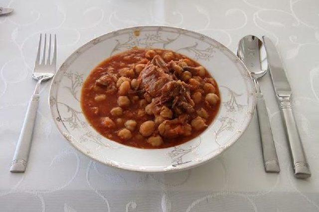 Geleneksel Bayram Yemeği : Nohut Yahni 3