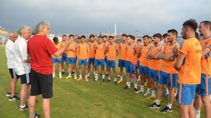 K&ouml;rfez İskenderun Spor Topbaşı Yaptı