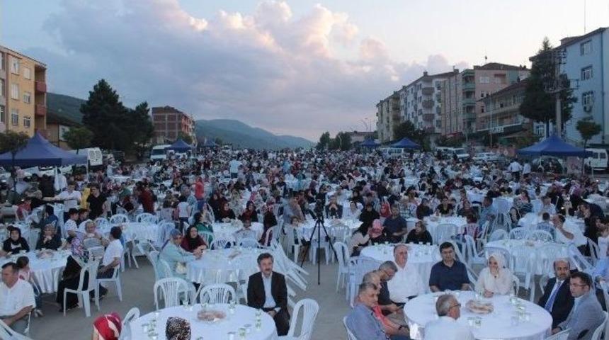G&uuml;m&uuml;şova&rsquo;da Muhteşem İftar