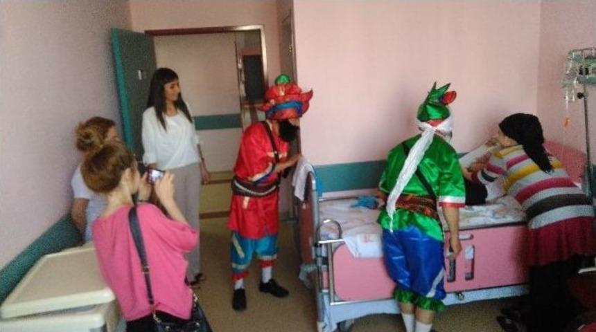 Tedavi G&ouml;ren &Ccedil;ocuklara Karag&ouml;z Hacivat S&uuml;rprizi