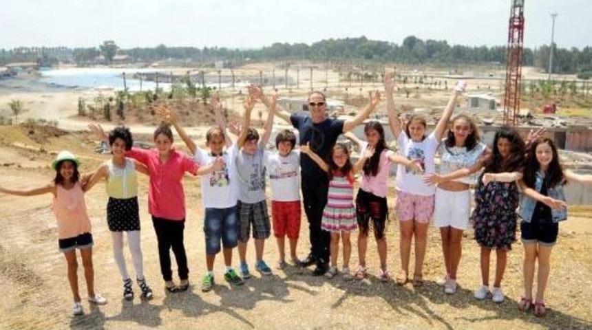 S&uuml;mer Ezg&uuml; Ve &Ccedil;ocuklar Expo Alanına Ağa&ccedil; Dikti