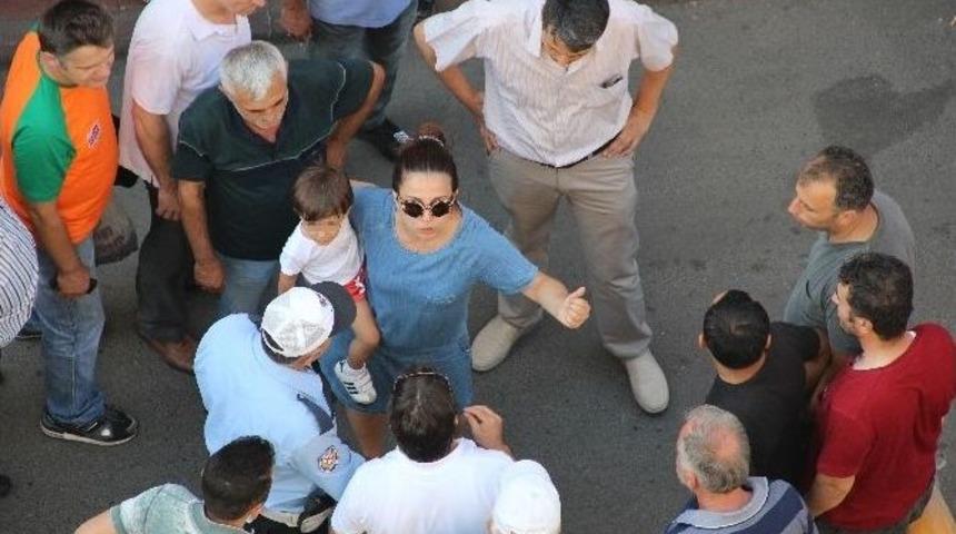 (&ouml;zel Haber) Kucağında &Ccedil;ocuğuyla T&uuml;m Erkeklere Meydan Okudu