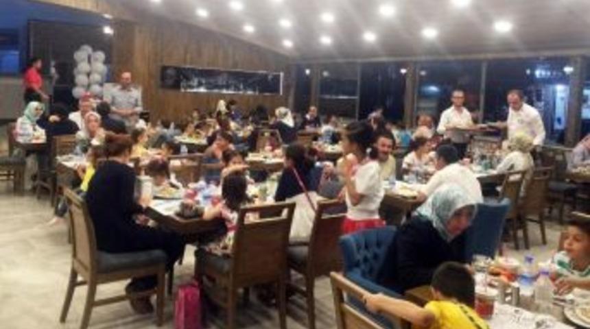 Başkan &Ccedil;etin &Ouml;ks&uuml;z Ve Yetimlere İftar Verdi