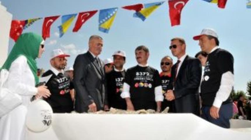 Srebrenitsa Katliamı Ke&ccedil;i&ouml;ren&rsquo;de Anıldı