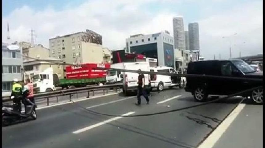 Y&uuml;ksek Gerilim Hattı Telleri Basın Ekspres Yolu'na D&uuml;şt&uuml; (1)