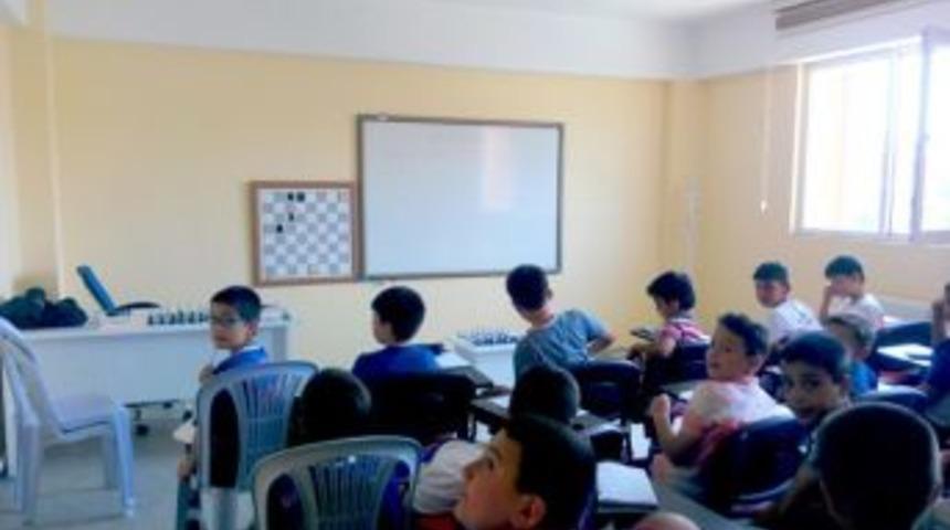 Kula&rsquo;da Satran&ccedil; Kursu A&ccedil;ıldı