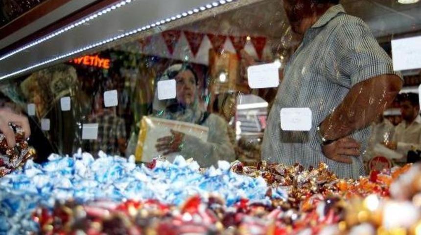 Bayram Şekerleri Vitrinlerdeki Yerini Aldı