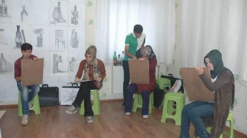 Vanlı İ&ccedil; Mimar &Ccedil;ocukları Geleceğe Hazırlıyor